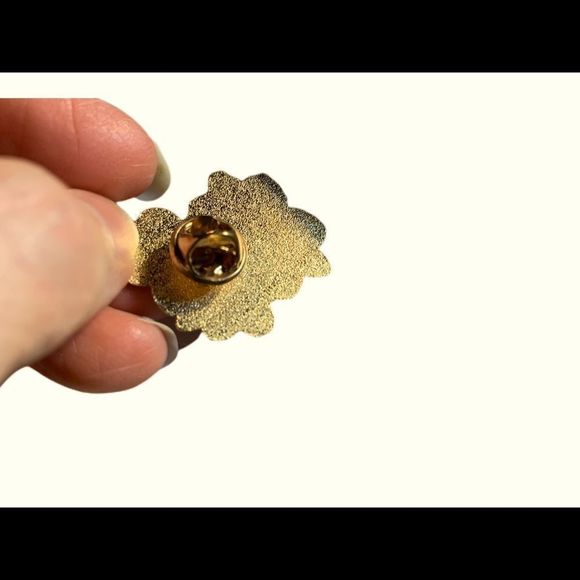 Two-toned Pink & White Triple Sakura Blossom Enameled Pin - Picture 2 of 4